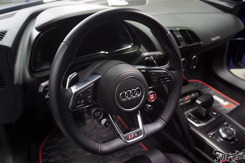 Audi R8. Ламинация и изготовление деталей из карбона - 1